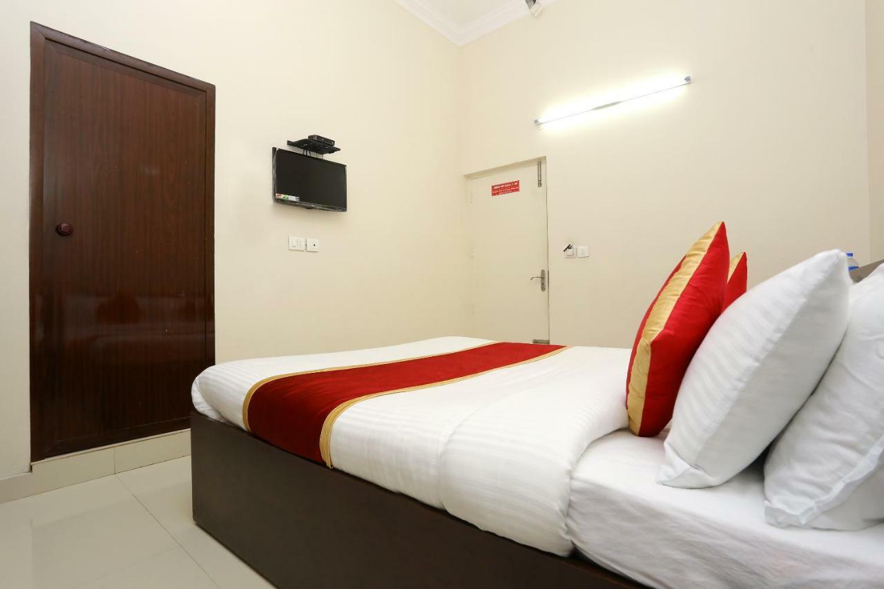 Oyo 9118 Saravana Inn Thiruvananthapuram Kültér fotó