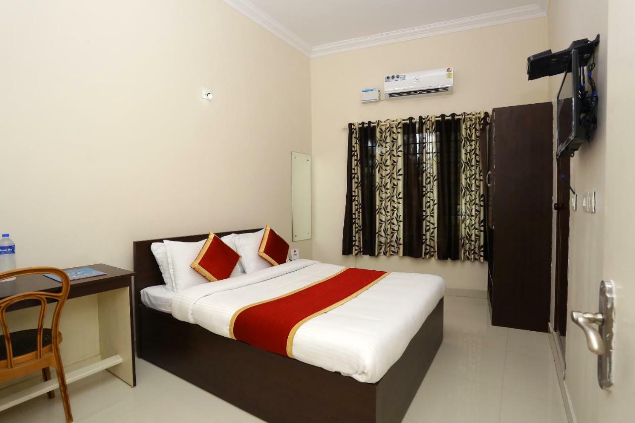 Oyo 9118 Saravana Inn Thiruvananthapuram Kültér fotó