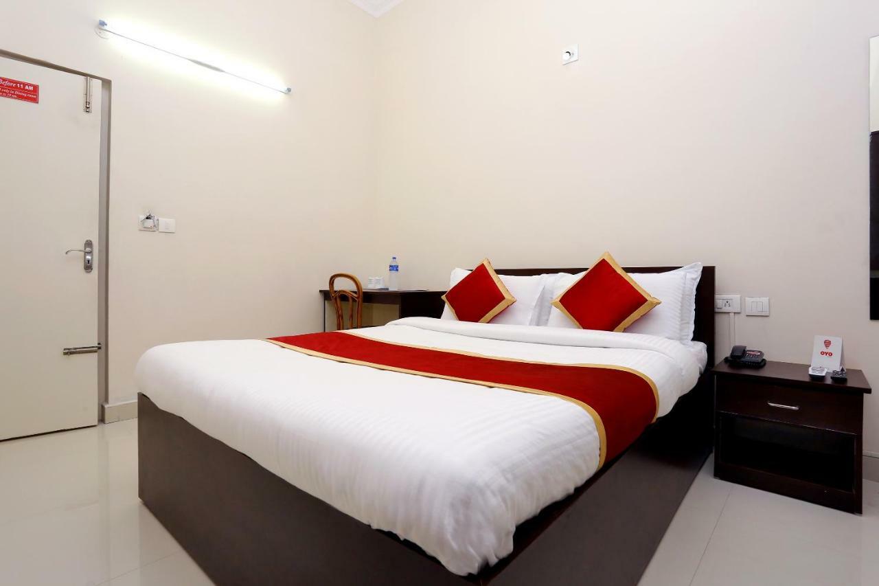 Oyo 9118 Saravana Inn Thiruvananthapuram Kültér fotó
